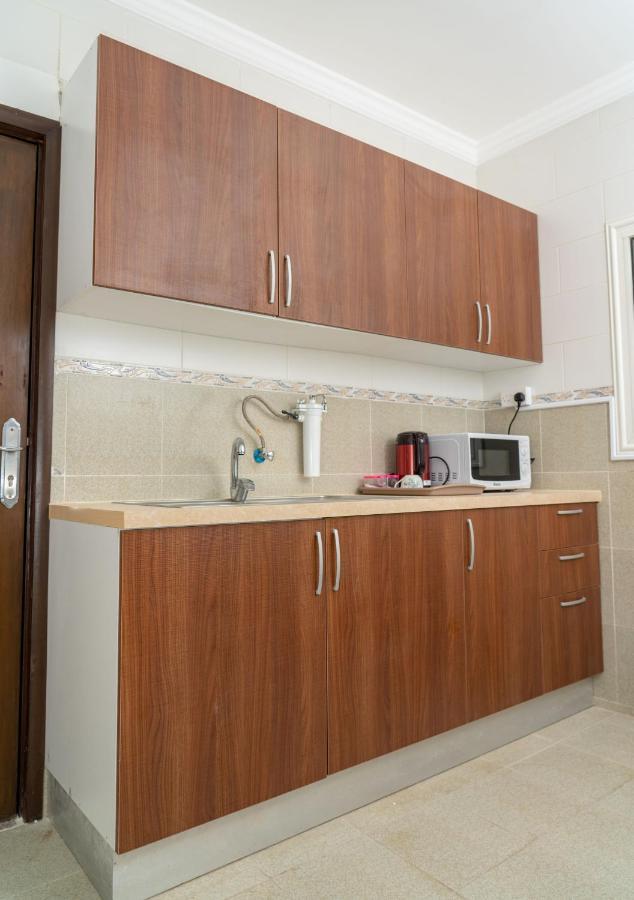 Zodiac Hotel Apartments Fahaheel Kuwait City Exterior foto